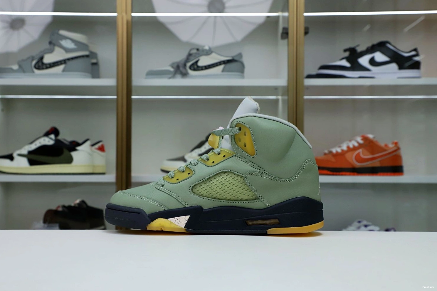 JORDAN 5 